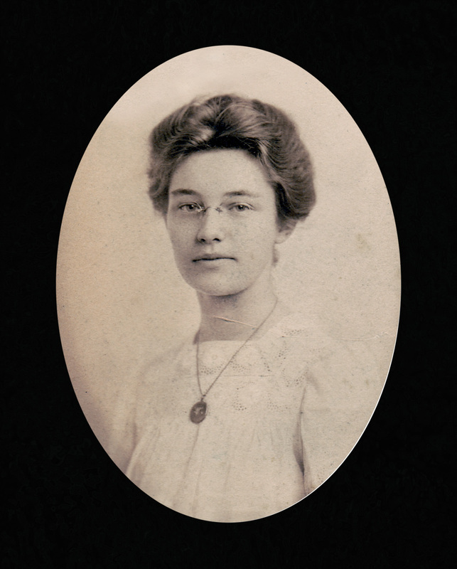 PBBHSoN Grad Photo--Gertrude Gerrard_1915.jpg
