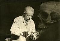Robert M. Green lecturing in anatomy