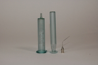 MacGregor Instrument Company 10 cc VIM emerald ground glass syringe, No. 810, 1930-1940